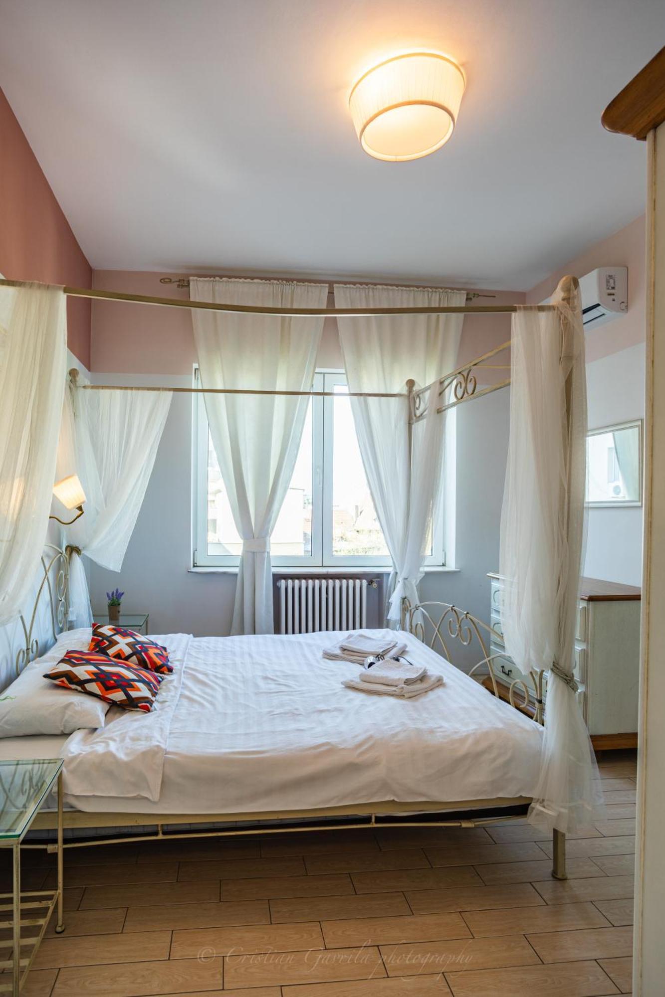University Apartment ブカレスト エクステリア 写真